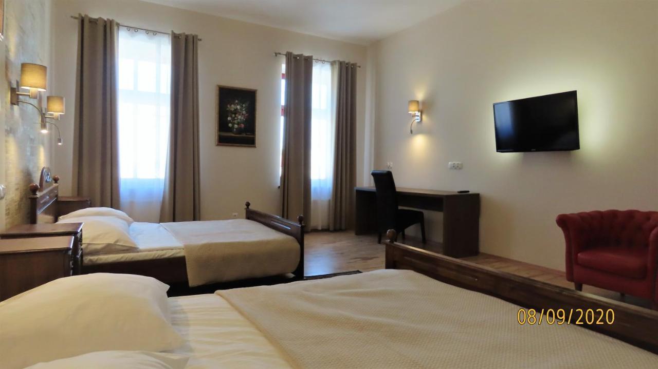 Euro Aparthotel Tarnów Buitenkant foto