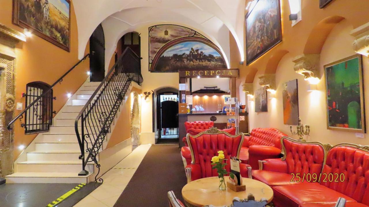 Euro Aparthotel Tarnów Buitenkant foto