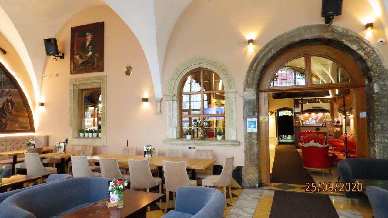 Euro Aparthotel Tarnów Buitenkant foto