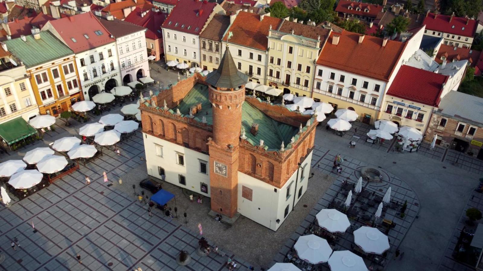 Euro Aparthotel Tarnów Buitenkant foto